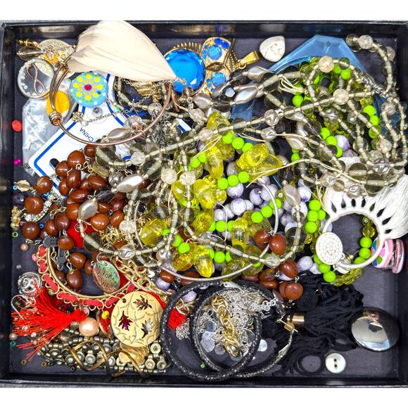Lot of Jewelry, 1 Pound Bag (1 lbs.+) Craft, Junk, Random, Beads, Vintage to Now - Picture 1 of 2